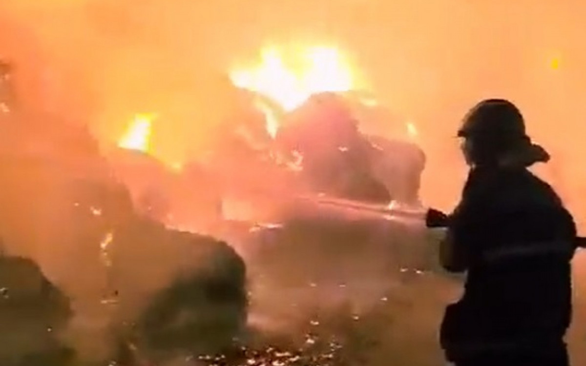 Incêndio atinge galpão na região do Brás, em SP, e deixa feridos; veja  vídeo - Estadão