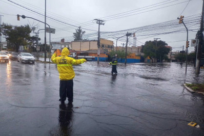 Uma pessoa morre e outras dez ficam feridas após temporal no RS