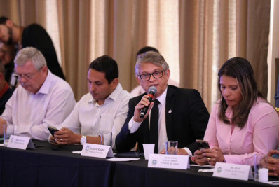 Prefeito Glauco Kaizer participa de reunião em busca de recursos para Queimados