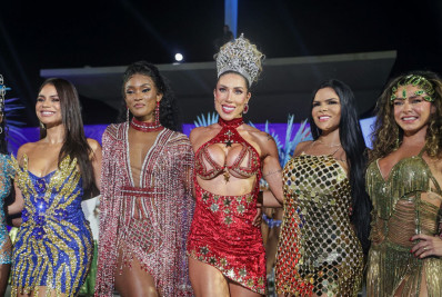 Rainhas de bateria se reúnem em comemoração aos 40 anos do Sambódromo