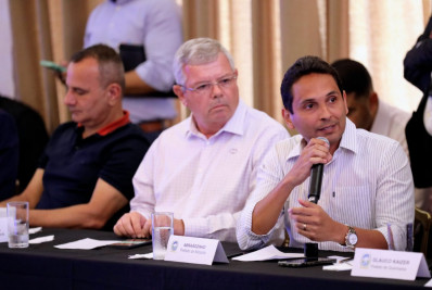 Prefeito define equipe para criação de plano de ação após fortes chuvas em Nilópolis