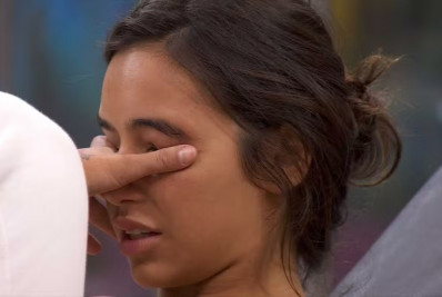 'BBB 24': Vanessa Lopes chora ao falar de relação fora da casa: 'Medo'