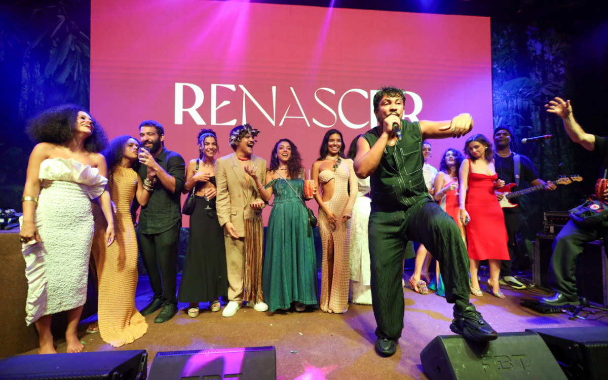 Elenco se diverte na festa de lançamento de Renascer