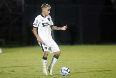 Veja como Tiago Nunes deve utilizar Diego Hernández no Botafogo