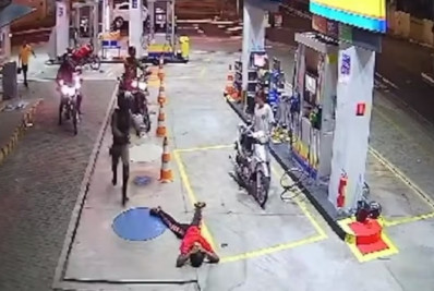 Assaltante é preso após se atrapalhar ao tentar roubar moto em posto de combustível