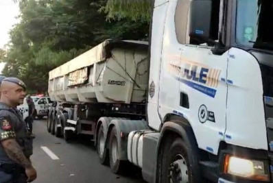 Três homens são presos após roubarem caminhão e manterem motorista refém em São Paulo
