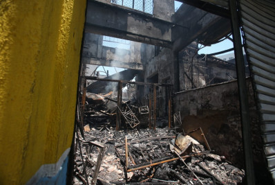 Incêndio destrói casa de festas na Praça da Bandeira