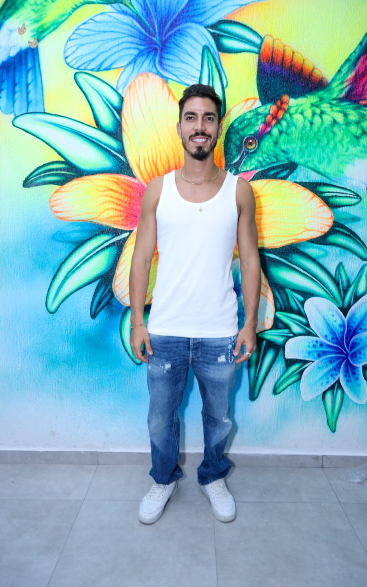 Gabriel David durante ensaio da Beija-Flor