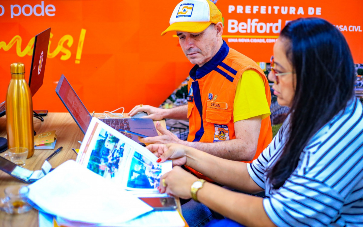 A Defesa Civil nacional está trabalhando em conjunto com a Defesa Civil municipal