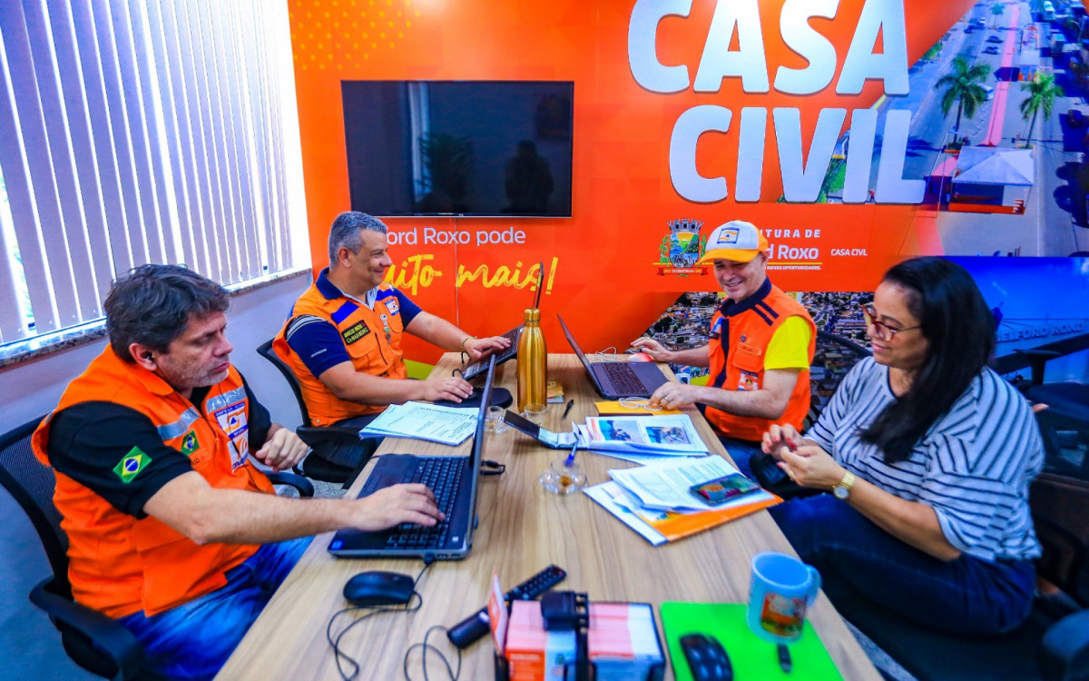 Técnicos se reúnem diariamente e fazem uma análise da situação de Belford Roxo