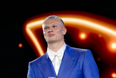 Haaland é eleito o melhor jogador do mundo pelo Globe Soccer Awards