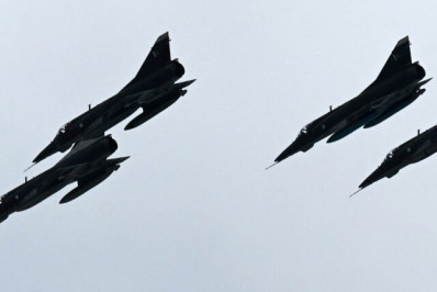 Paquistão responde ataque, bombardeia Irã e mata nove pessoas