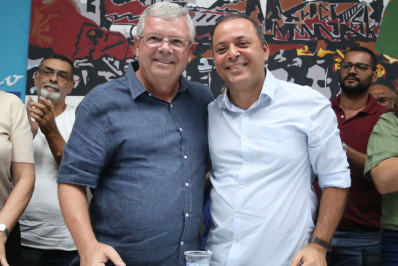 Axel Grael lança Rodrigo Neves como pré-candidato a prefeito de Niterói