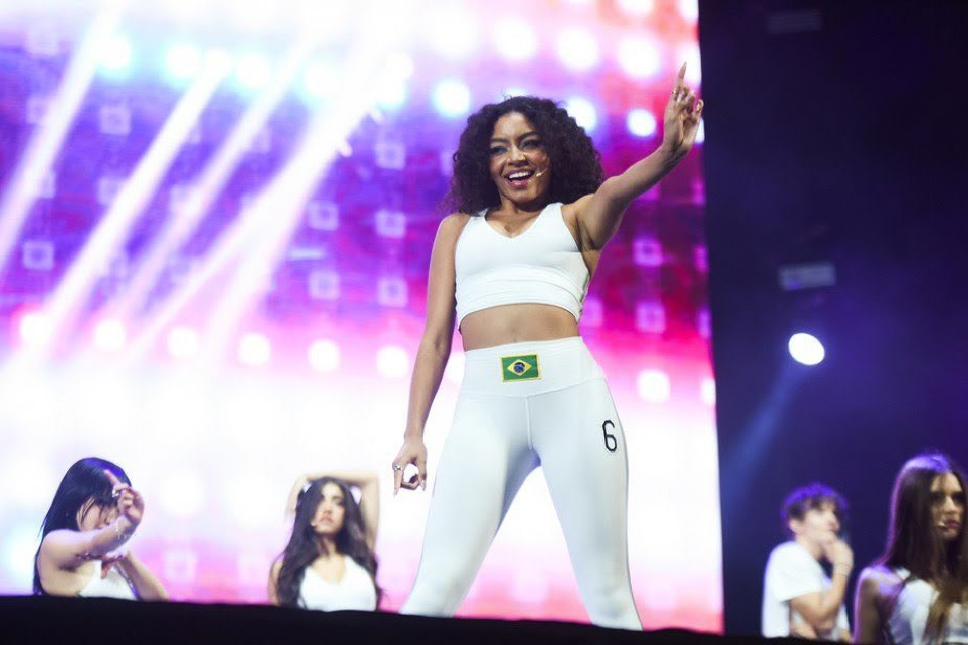 Any Gabrielly ficou mundialmente famosa ao participar do grupo global 'Now United' - Reprodução/ Redes Sociais