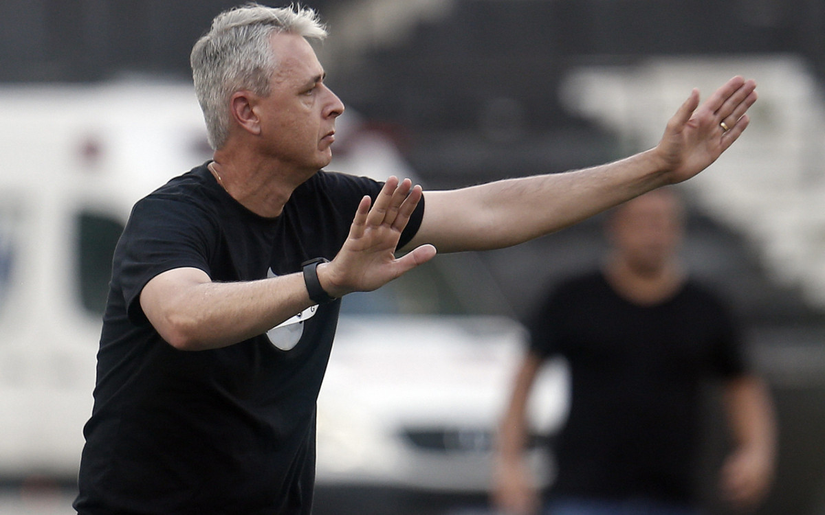 Tiago Nunes &eacute; o treinador do Botafogo - Vitor Silva / Botafogo