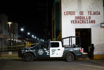 Cidadãos tentam linchar policiais em município no México