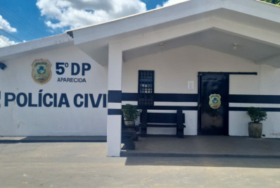 Mulher é presa após chantagear homem por um ano e receber mais de 100 transferências, totalizando R$ 80 mil