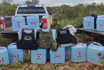 Meia tonelada de cocaína com símbolo nazista é apreendida no Mato Grosso