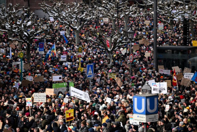 Centenas de milhares de pessoas protestam contra extrema direita na Alemanha
