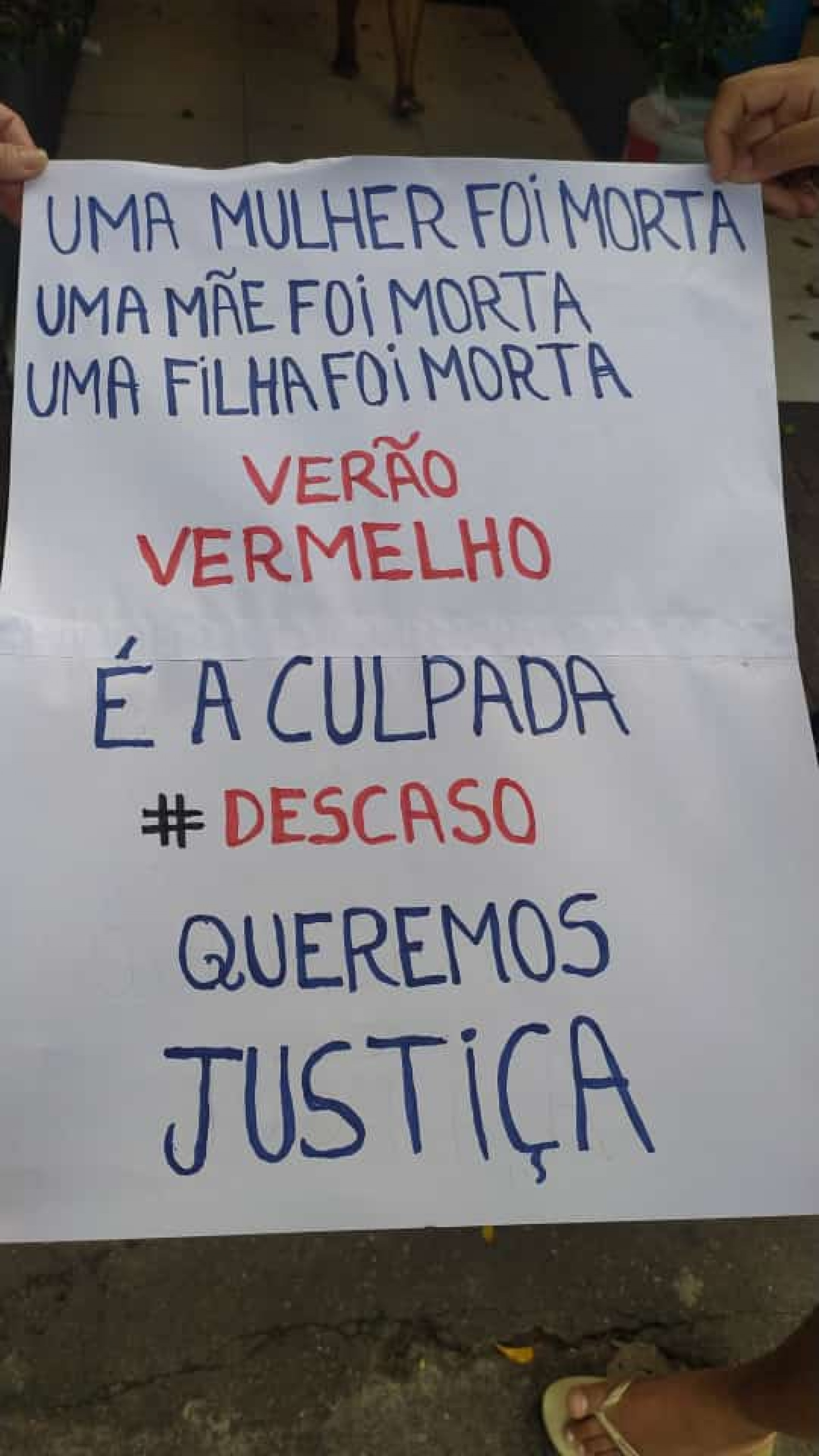 Familiares reclamaram da posição da Padaria Verão Vermelho e pediram Justiça durante protesto - Arquivo Pessoal