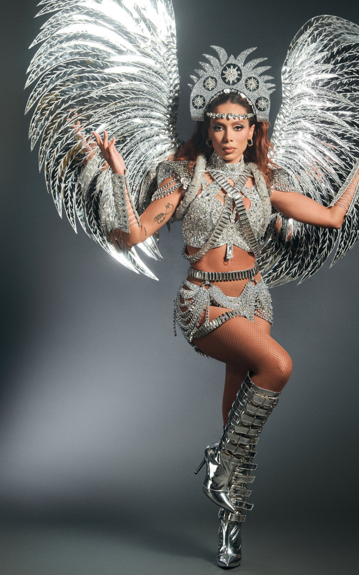 Anitta homenageia a Imperatriz Leopoldinense