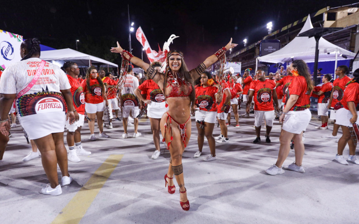 Viviane Araujo durante ensaio técnico do Salgueiro, realizado na noite de domingo