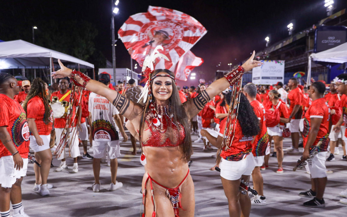 Viviane Araujo durante ensaio técnico do Salgueiro, realizado na noite de domingo