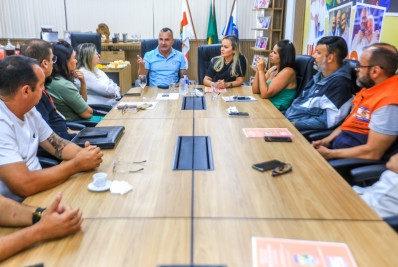 Belford Roxo: Prefeito reúne secretários e traça estratégias para agilizar ajuda as vítimas das enchentes