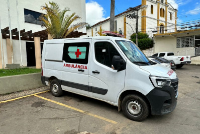 Hospital Municipal recebe ambulância 