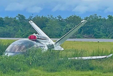 Jatinho pousa no aeroporto da Japuíba e vai parar no meio do mato