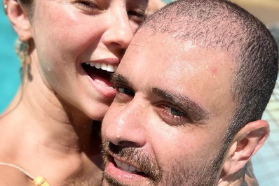 Diogo Nogueira posa em clima de romance com Paolla Oliveira: 'Namoro à moda antiga'