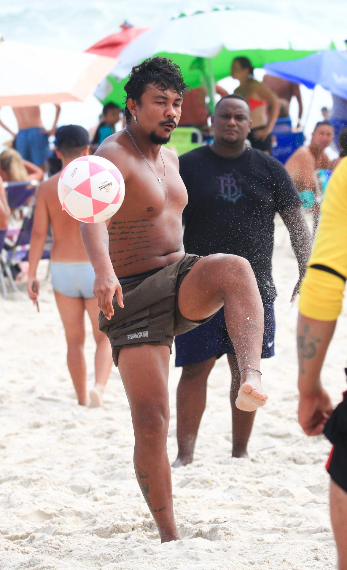 Xamã curte dia de praia no Rio - Fabrício Pioyani/ AgNews