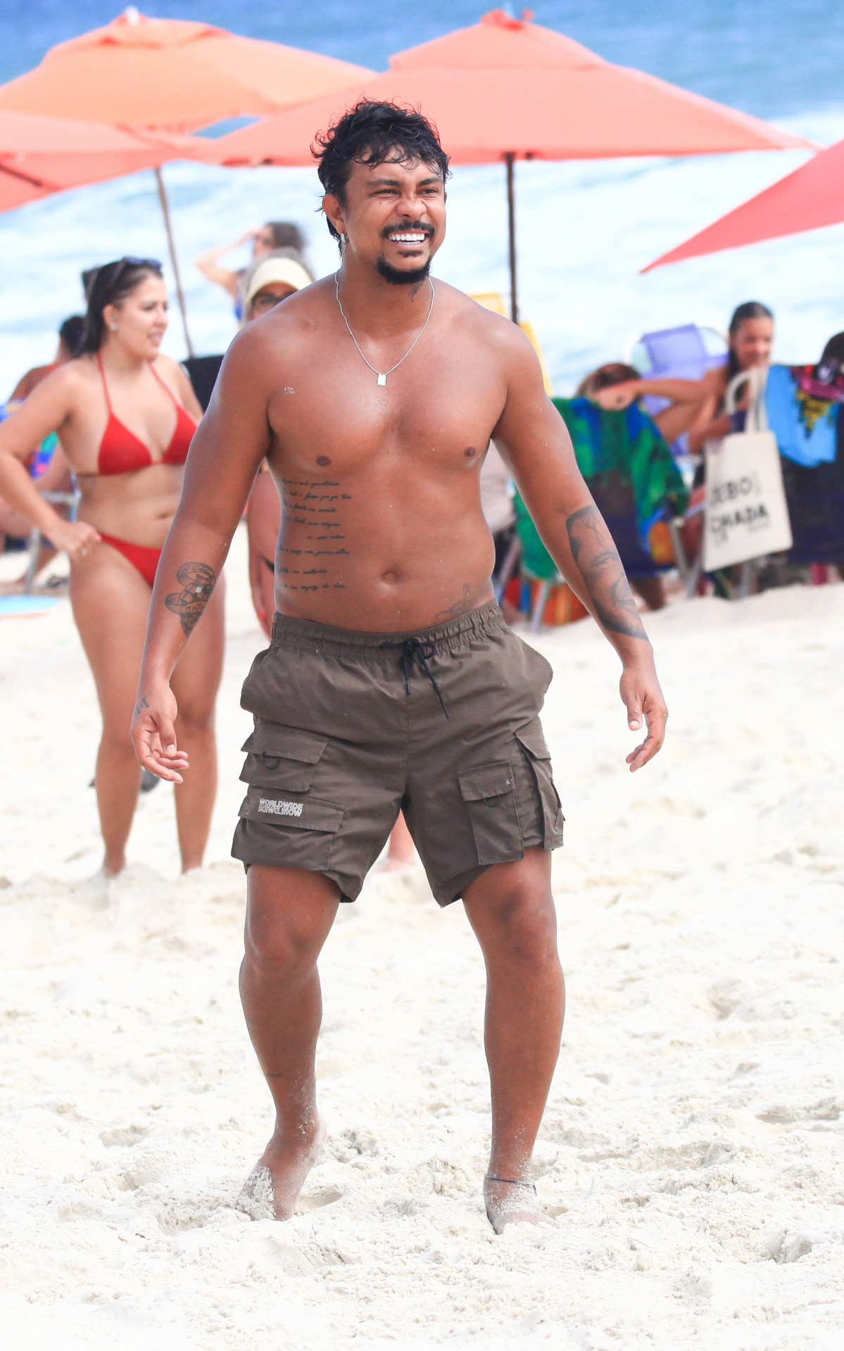 Xamã curte dia de praia no Rio - Fabrício Pioyani/ AgNews