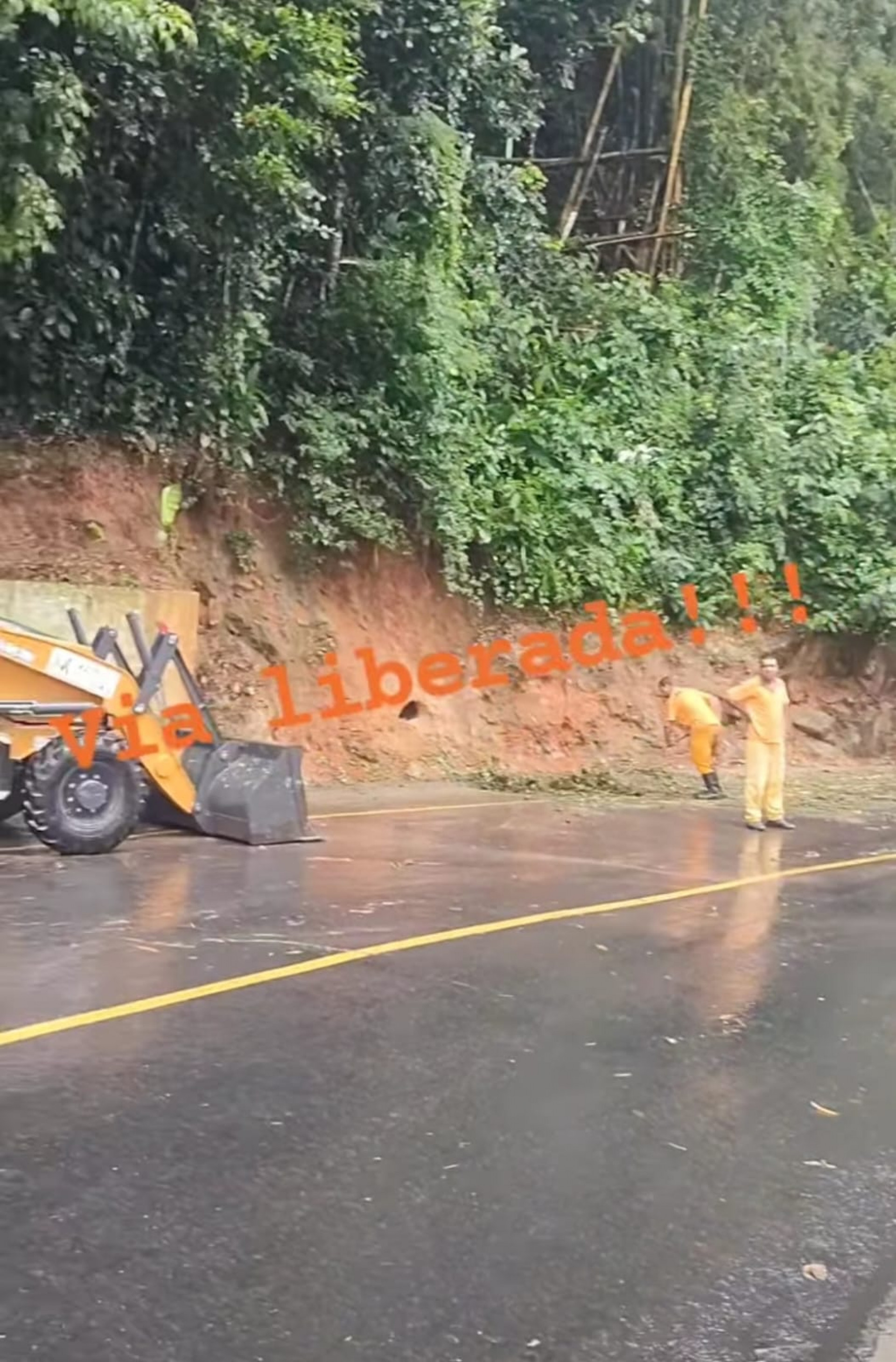 Pista liberada na Estrada do Contorno