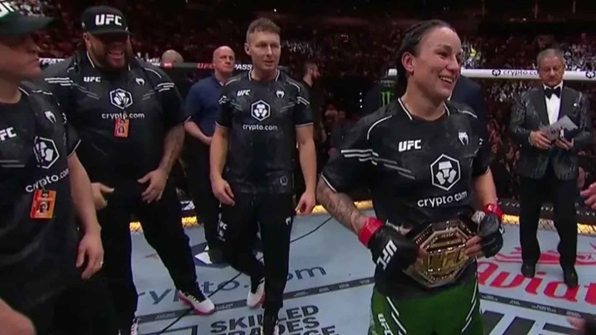 Raquel Pennington superou Mayra Sheetara para levar título vago -  (Foto: Reprodução)