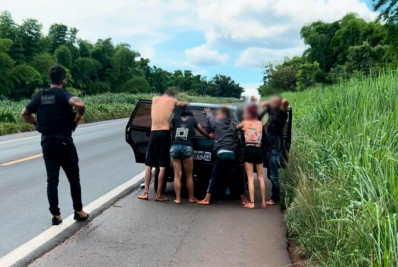 Homem é preso em rodovia federal após assassinar vítima no portão de casa