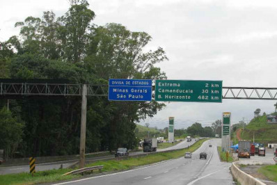 Menina de 6 anos morre após ser baleada em suposta briga de trânsito na Rodovia Fernão Dias, em MG