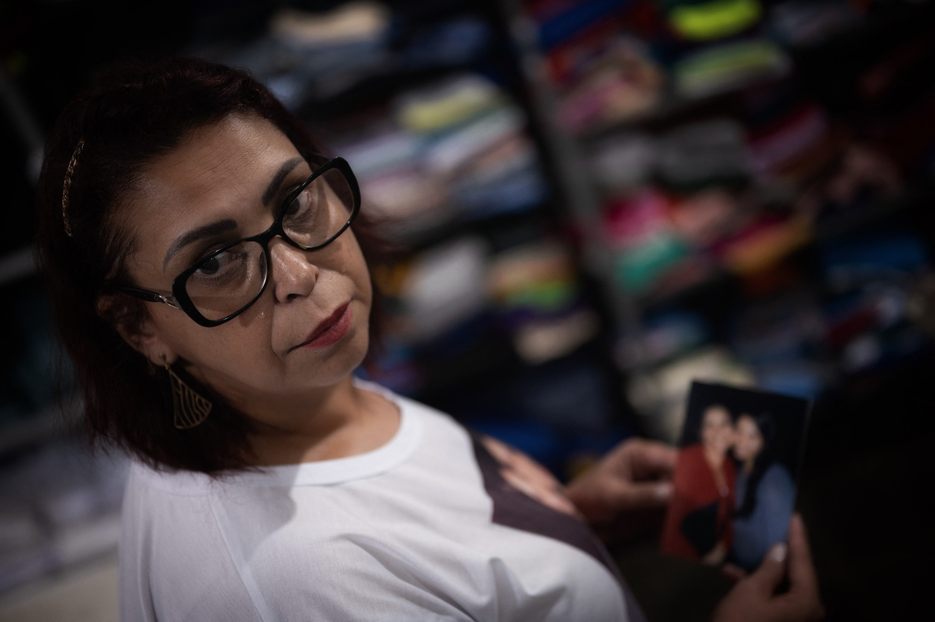 Tânia de Oliveira ainda procura pelo corpo da prima morta após o rompimendo da barragem de Brumadinho - Douglas Magno / AFP