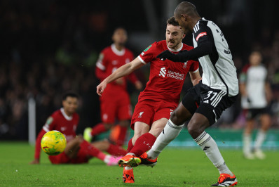 Liverpool empata com o Fulham fora de casa e vai à decisão da Copa da Liga Inglesa