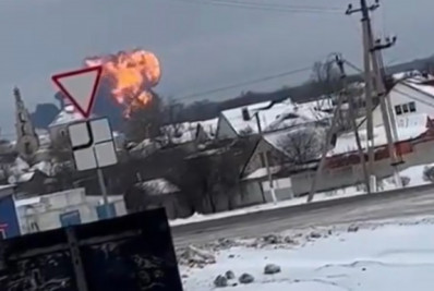 Avião militar russo cai com 65 prisioneiros ucranianos a bordo; veja vídeo