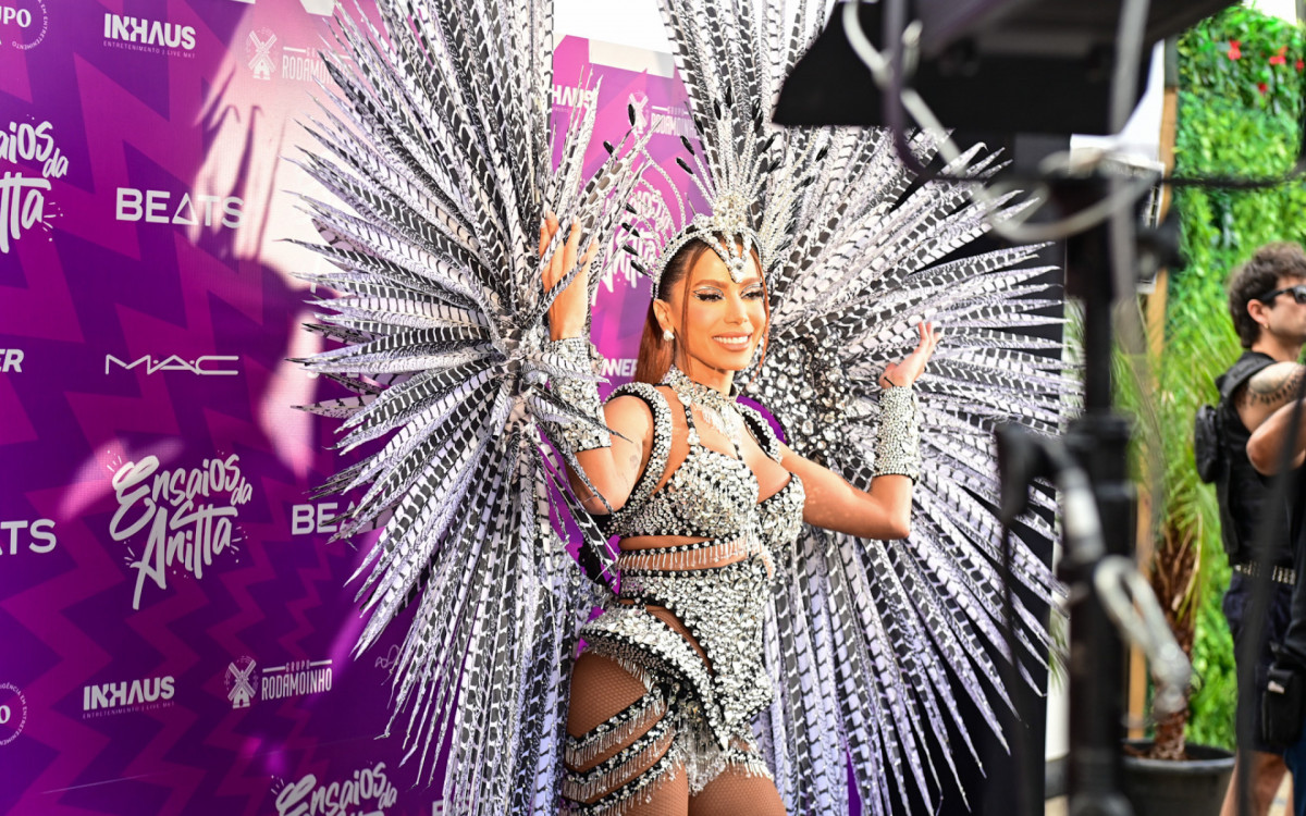 Anitta usa fantasia inspirada na Gaviões da Fiel -  Araujo/Ag.news