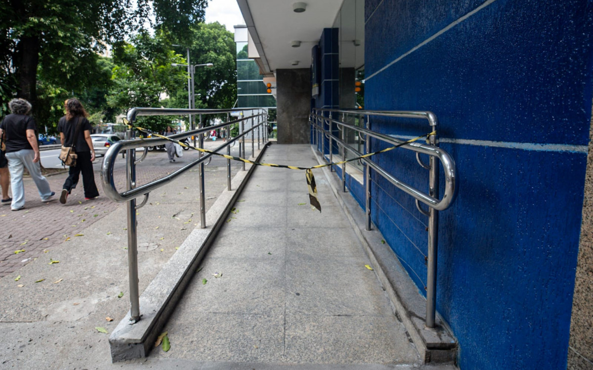 Agência Estilo do Banco do Brasil assaltada na Rua Conde de Bonfim, na Tijuca