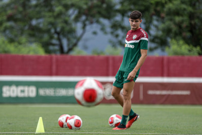 Felipe Andrade comemora sequência e projeta próxima partida do Fluminense no Carioca