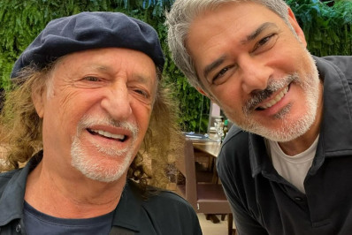 William Bonner tieta Alceu Valença durante almoço na firma