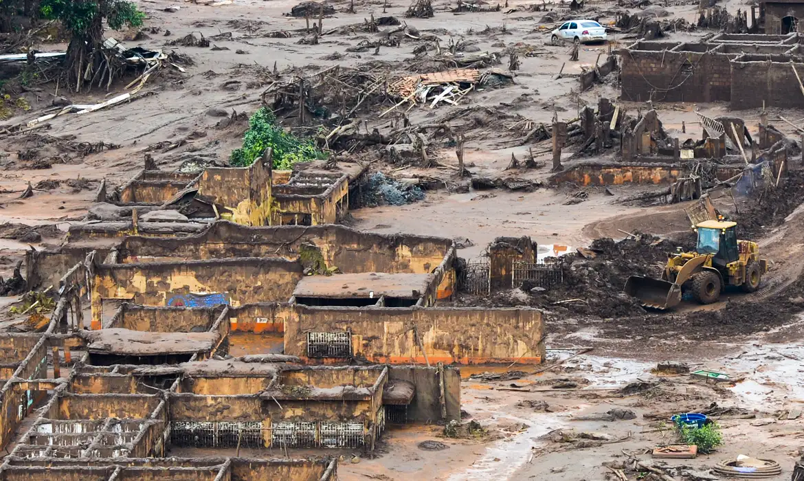 Justiça condena Vale, BHP e Samarco ao pagamento de R$ 47,6 bilhões por rompimento de barragem em Mariana