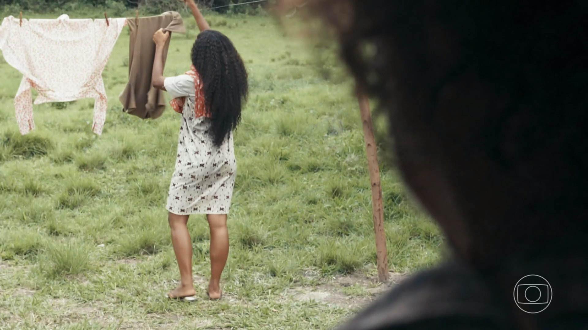 Internautas comentam cena em que Venâncio aparece desejando a própria filha, Maria Santa - Reprodução