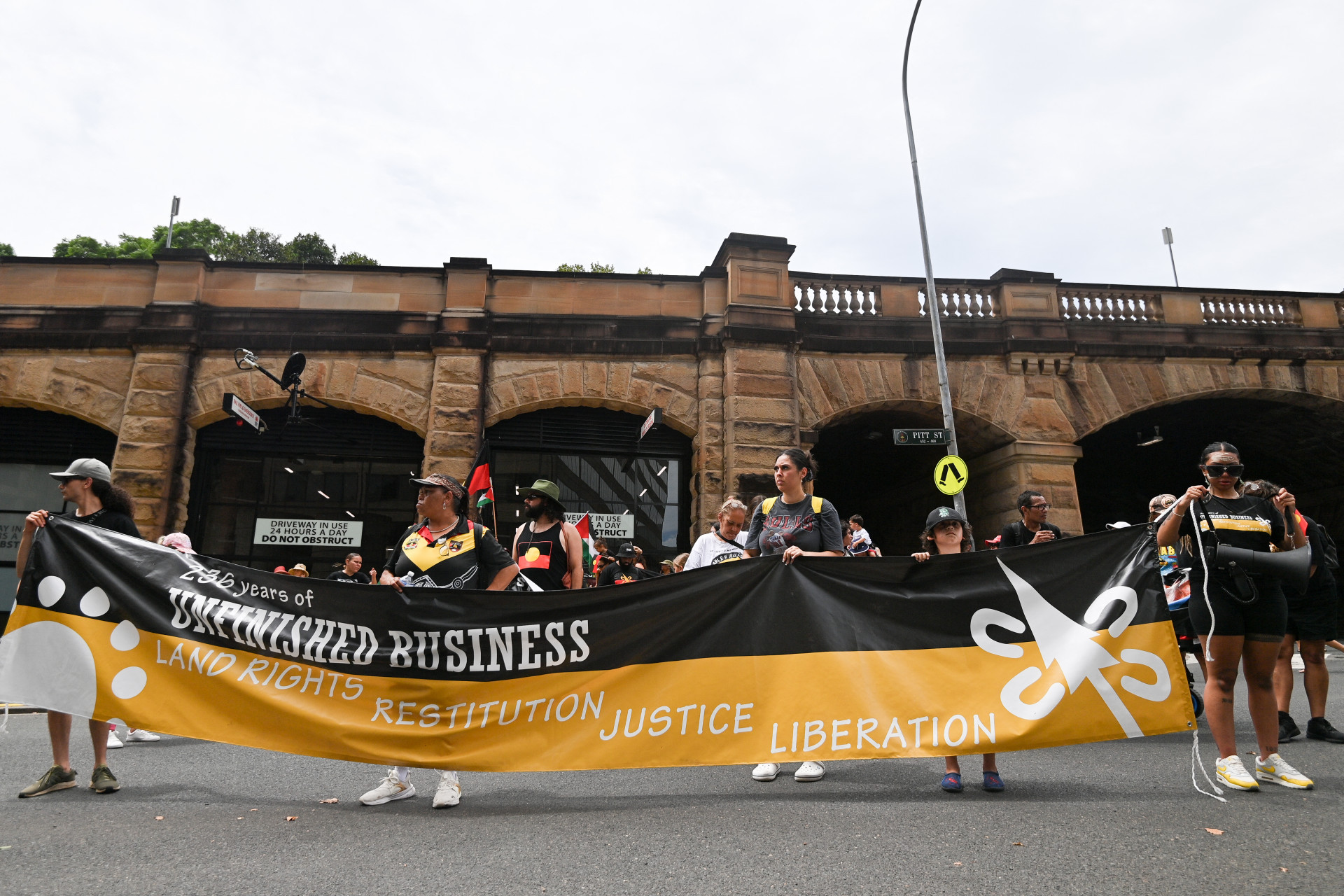 Protesto contra o 'Dia da Invasão' na Austrália nesta sexta-feira, 26 - Izhar Khan / AFP