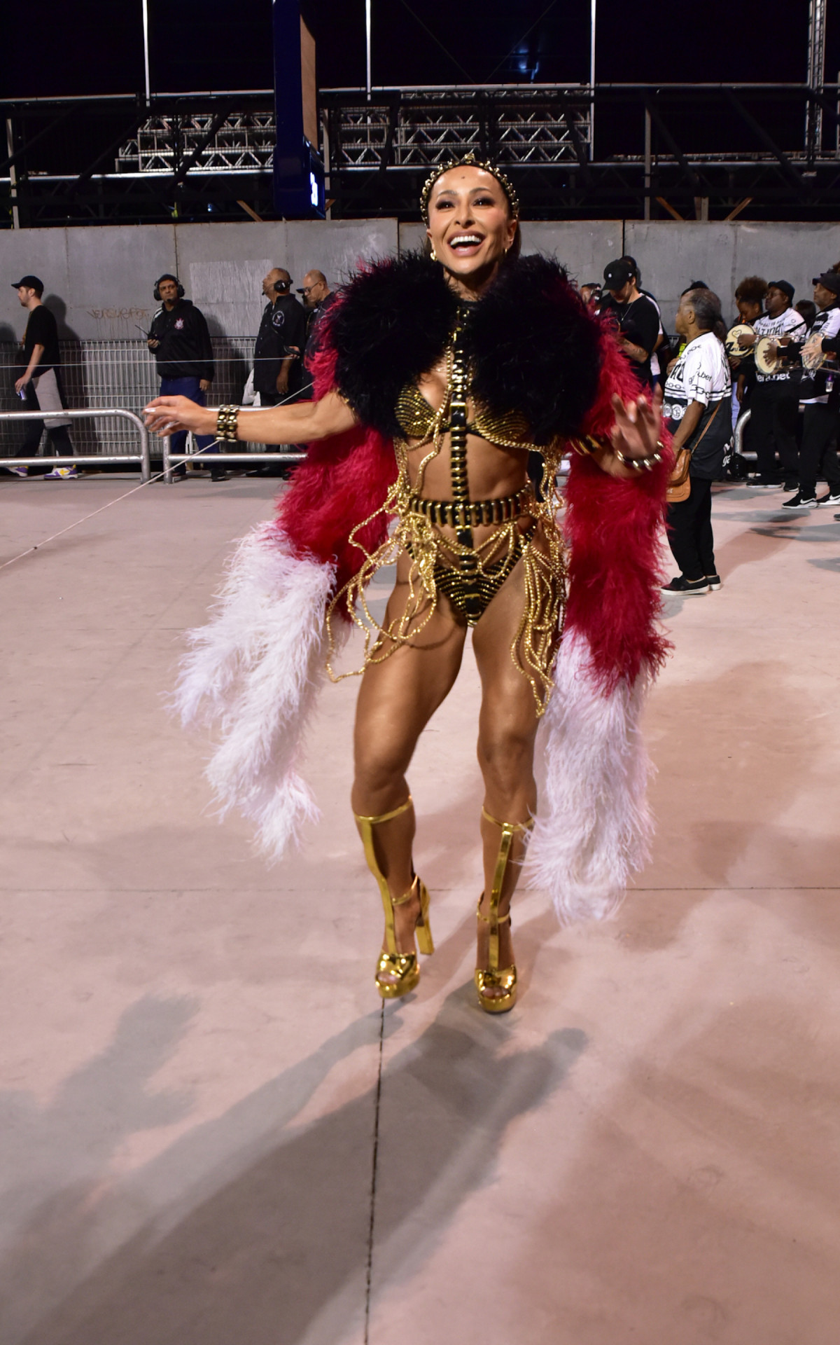 Sabrina Sato participa do ensaio técnico da Gaviões da Fiel no Sambódromo do Anhembi