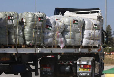 Parentes de reféns israelenses tentam bloquear ajuda a Gaza