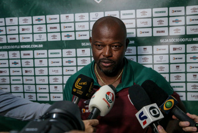 Marcão cita papo com Diniz sobre jovens e admite oscilação física do Fluminense